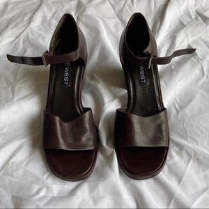 Y2K Nine West square toe heeled sandal